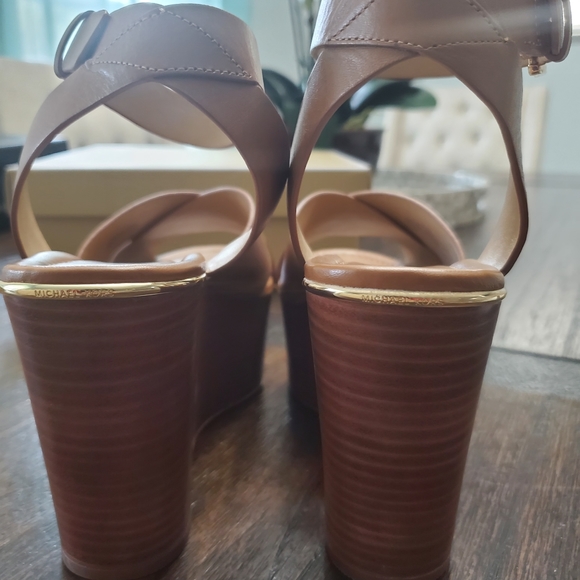 Sandals - Picture 3 of 7